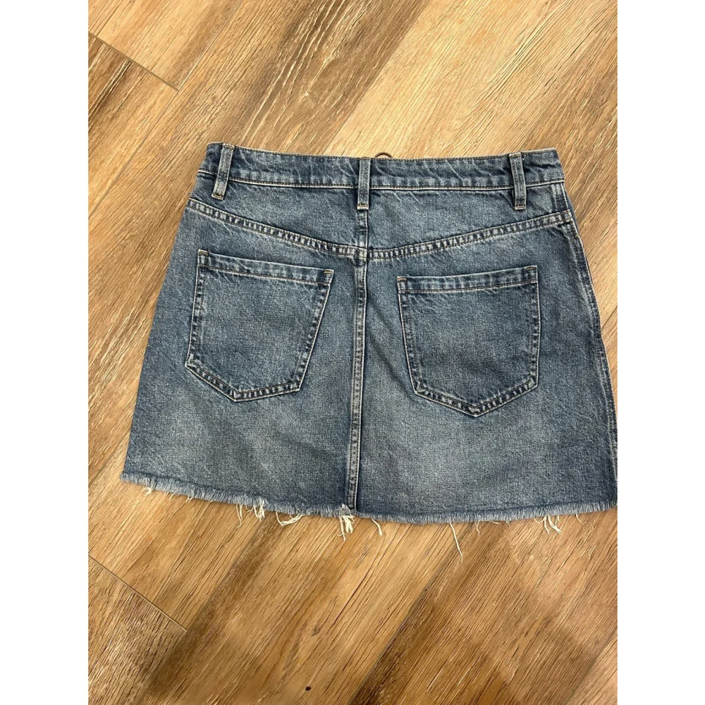 We the free mini denim skirt size 28 - Picture 2 of 3